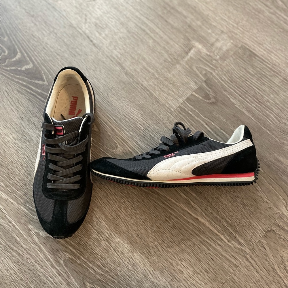 Retro style women’s Puma sneakers
